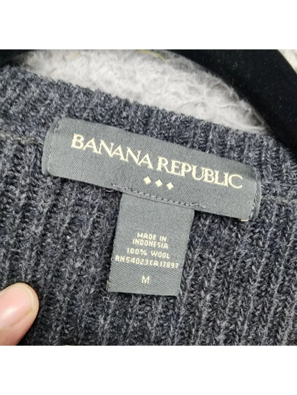 Banana Republic Sweater Mens Medium Gray 100% Wool Long Sleeve Pullover